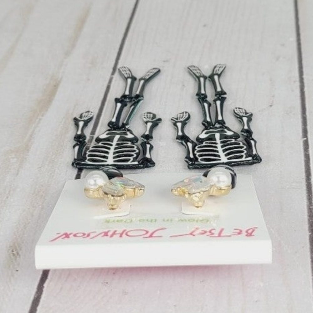 Betsey Johnson Skeleton Earrings Glow In The Dark - Picture 6 of 9